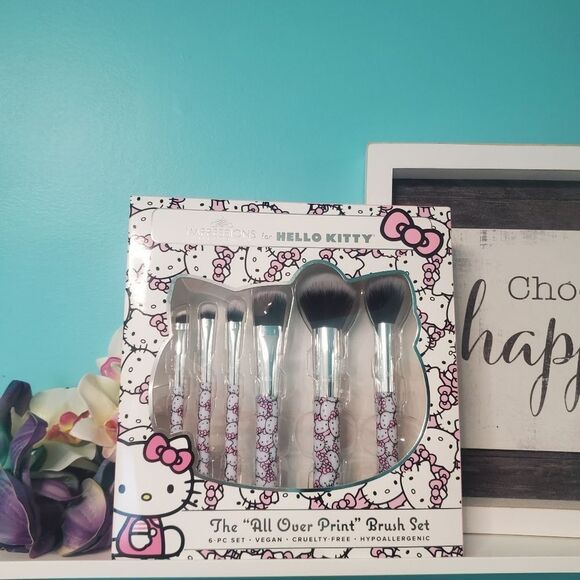 HELLO KITTY Complete Makeup Brush Set- Pink & White - Picture 5 of 8